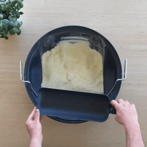Scoop and toss with Boxscoop
